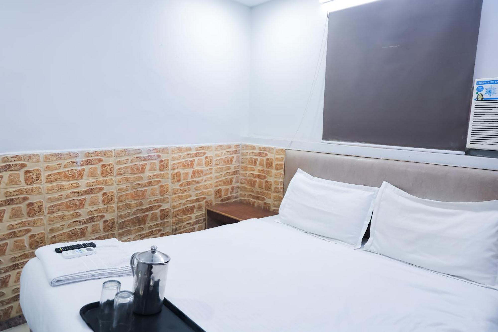 Mannat Stay Hotel - Laxmi Nagar Нью-Дели Экстерьер фото