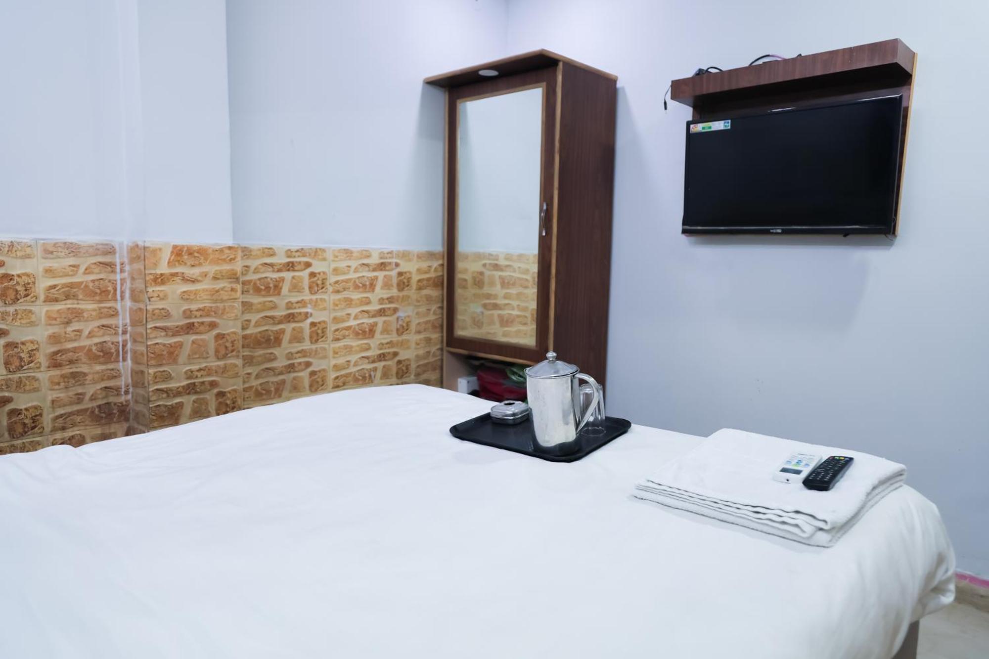 Mannat Stay Hotel - Laxmi Nagar Нью-Дели Экстерьер фото