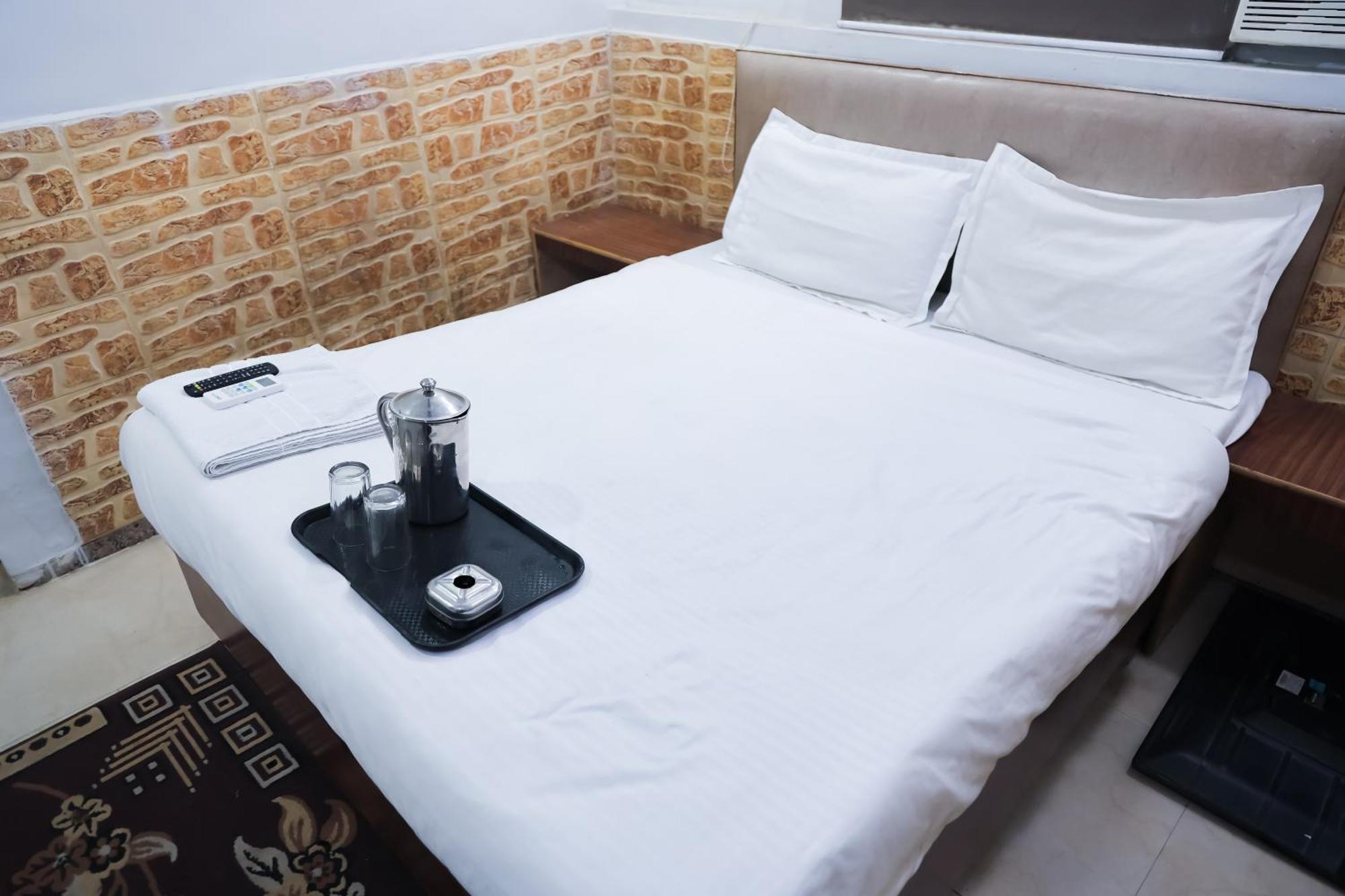 Mannat Stay Hotel - Laxmi Nagar Нью-Дели Экстерьер фото