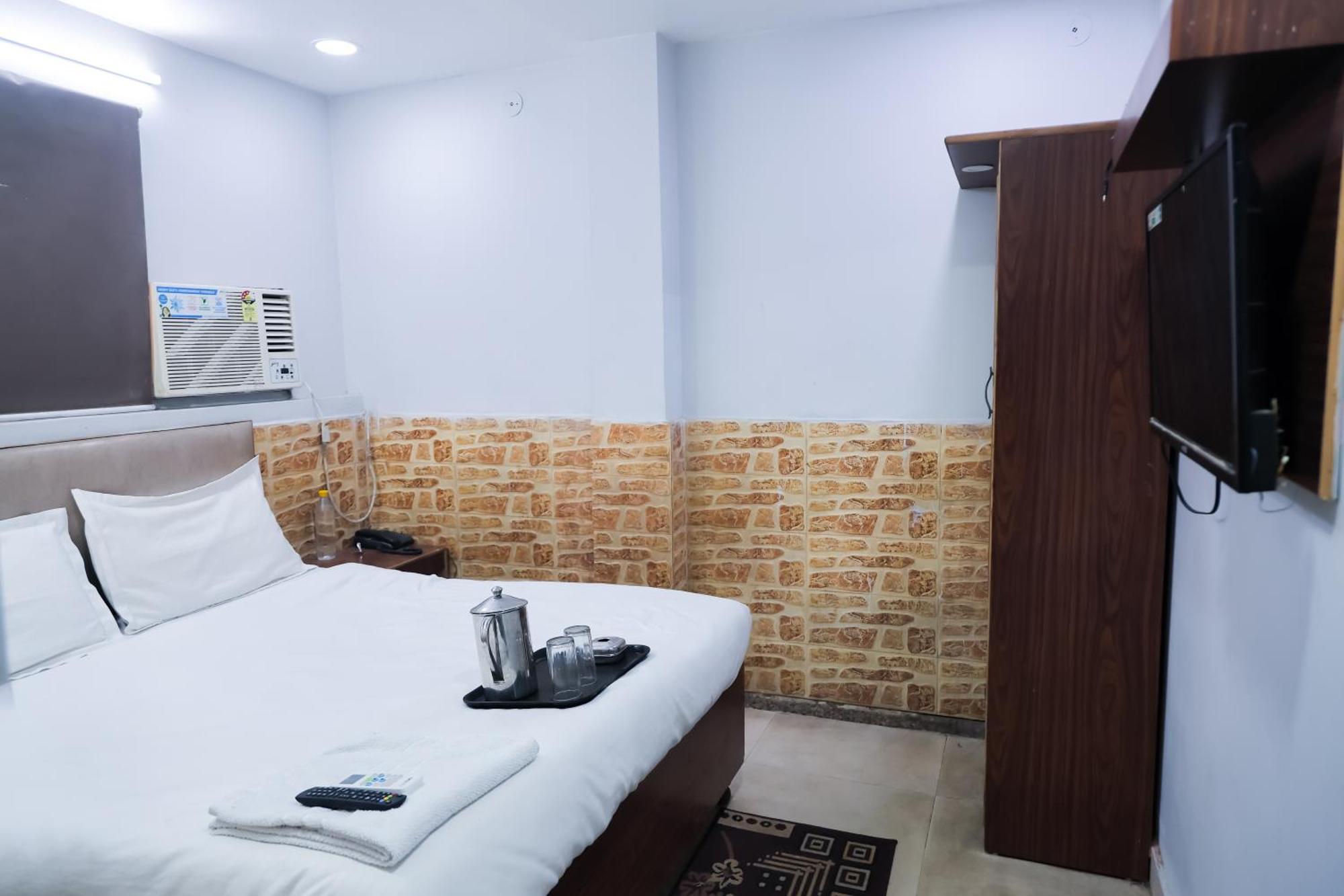 Mannat Stay Hotel - Laxmi Nagar Нью-Дели Экстерьер фото