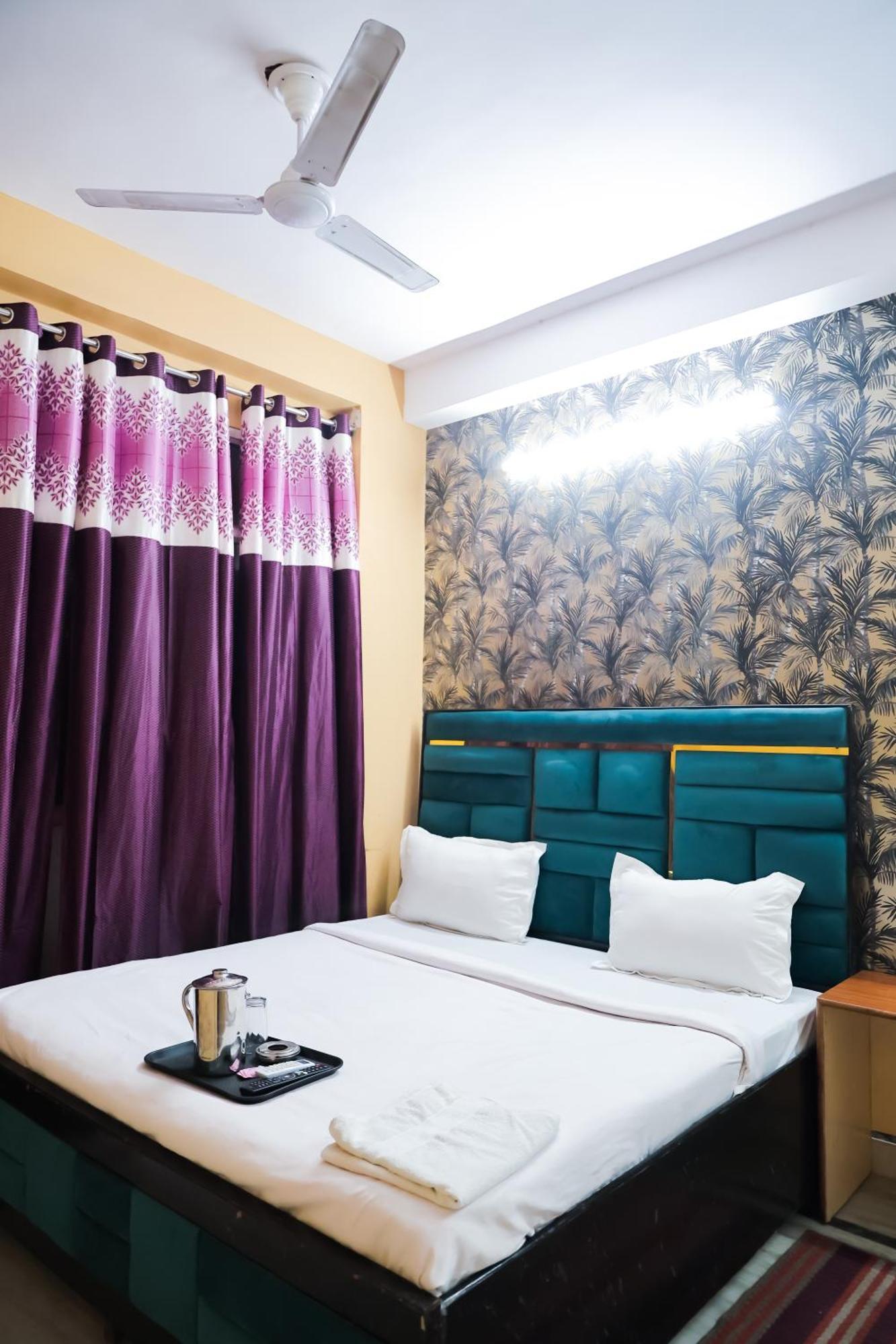 Mannat Stay Hotel - Laxmi Nagar Нью-Дели Экстерьер фото